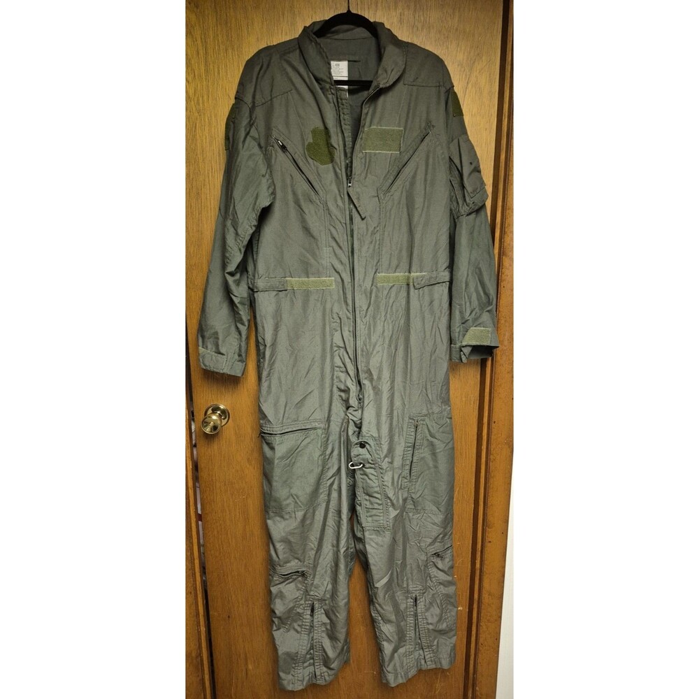 COVERALLS, FLYERS CWU-27/P, SAGE GREEN (SIZE:48 R, NSN: 8415-01-043-8397)